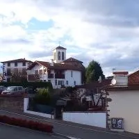 Compostelle Chemin Garazi, hotel v destinaci Uhart-Cize