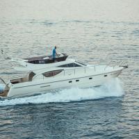 Ferretti 460 &ndash; hotel w Podstranie