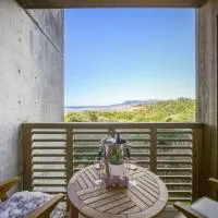 Oceanfront Condo King Suite & Pet-Friendly Stay, Hotel in Rockaway Beach