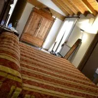 9 Muse Bed and Breakfast โรงแรมในCanneto sullʼOglio