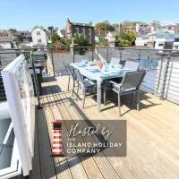 Penderic - 3 Bedroom Cowes Stay with Balcony & Panoramic Solent Views Close to Shops, Cafés, Sailing Clubs & Beach, hotel v destinácii Cowes