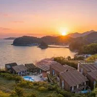 Geojedo Pilos Ocean View Pension, hotel u gradu Geoje