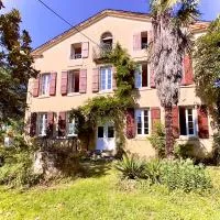 La Demeure des Fleurs, hotel a Caillavet