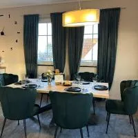 stayTNT-moderne 100qm Wohlfühlwohnung in ruhiger Lage, hotell i Geislingen