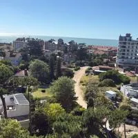 Departamento 3 ambientes a 2 cuadras del mar y Avenida Bunges – hotel w mieście Pinamar