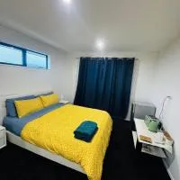 Room with en-suite bathroom، فندق في Kaiapoi
