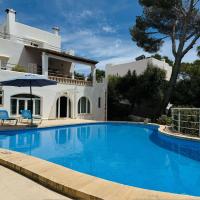 Villa West Casa Taake, hotel em Cala d&acute;Or