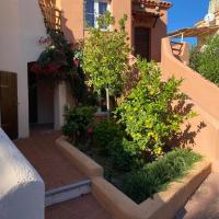 Bella Casa al Mare Calarossa, hotel u gradu Izola Rosa