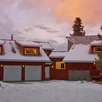 Moosedance 2 bedroom suite, beautiful views, hotel v mestu Anchorage