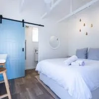 Small Stays at The Quarters, hotel di Turangi