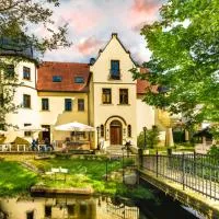 Parkschlößchen Hotel, hotel in Maasdorf