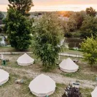 Lodg'ing Nature Camp Châteaux de la Loire, hotel din Cellettes