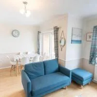 Lansdowne - Charmouth Sea Retreat, hotel di Charmouth