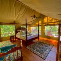 Colina Secreta - Glamping and Villas, готель у місті Пуерто-В'єхо