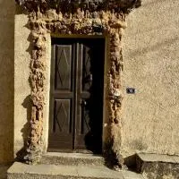 Tour XIIIe siècle, vue mer, Cap Corse, hotelli kohteessa Brando