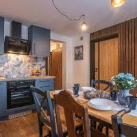 Apartamenty Baj na Polnej - bezpłatny parking, widok na góry i zewnętrzna balia!, hotel in Pyzówka