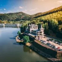 Retro Riverside Wellness Resort, hotel din Karlovy Vary
