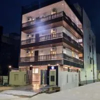 Hotel Park Tree I Sec-63A I Noida I Couple Friendly and Corporate Rooms available, hotel em Noida