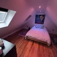 Downsview Loft, hotel Hallandben