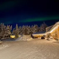 Arctic Shaman Adventures -Jurtta, Hotel in Köngäs