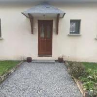 chambre Chez Sylvie، فندق في Allaire