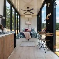 Tiny Divine Farmstay by Tiny Away, hotel in Korweinguboora