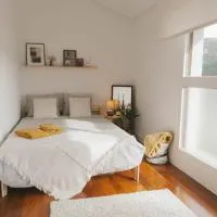 Habitación en vivienda compartida con baño privado, hotel u gradu 'Santullán'