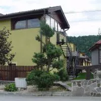 Penzion Zlaty Orol, hotel v destinácii Helcmanovce