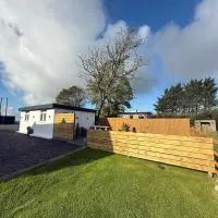 메나이 브리지에 위치한 호텔 Seiriol, Modern Lodge with Games Room Access