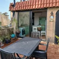 Gozo Duplex Studio overlooking historic Piazza, khách sạn ở Victoria