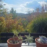 Slow Living Retreat near Zagreb - Fast WiFi - Workspace - Pet Friendly, viešbutis mieste Mala Rakovica