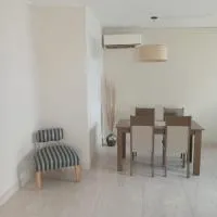 Monoambiente Juana Koslay - cerca del complejo AVE FENIX - Primer piso por escalera exterior, готель у місті Juana Koslay 