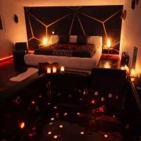 L instant secret , love room, hotelli kohteessa Éloise