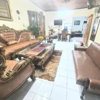 Penginapan Bunga Sonsang Padang Syariah, hotel sa Tabing