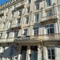 Appartement T3 classé 2 étoiles en hypercentre avec parking privé à Luchon, hotel di Luchon