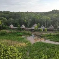CAMUNGO jungle Lodge in indigenous community ALL INCLUSIVE、Puerto Francoのホテル