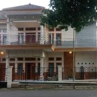 mas dylan homestay – hotel w mieście Probolinggo