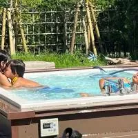 九十九里 チェックイン14時 1棟貸 BBQ無料 ジャグジー サウナ 焚火 Re Base Shirako، فندق في Shirako