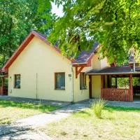 Sárkány Apartman és Kemping, מלון בנירבאטור