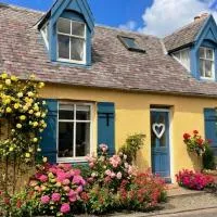 Romantic luxury Cottage right next to the ocean, hotel sa Saint Abbs