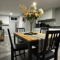 Private Apartment for Business & Couples, hotel v mestu Sudbury