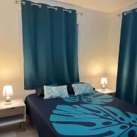 Honey Lodge โรงแรมในPunaauia