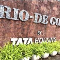 Tata Housing -Garden & pool view-6KM from Airport, hótel í Marmagao