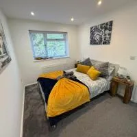 Stylish Charming London Flat Ruislip -Free Parking، فندق في ريوسليب