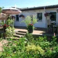 Ferienwohnung-Familie Beitz – hotel w mieście Zirchow