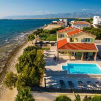 Holiday Home Villa Mar am Strand mit beheiztem Pool- Jacuzzi by Interhome, hotel v destinaci Privlaka