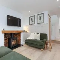 Luxurious renovated cottage with log burner، فندق في لوترويرث