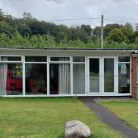 207 Millstream on beautiful wild Glan Gwna Park, Hotel in Caeathro