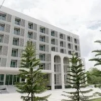 Viesnīca M Hotel Kanchanaburi pilsētā Ban Chuk Kum