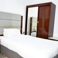 Royal Suite Hotel Apartments, отель в городе Al Ḩuwayl